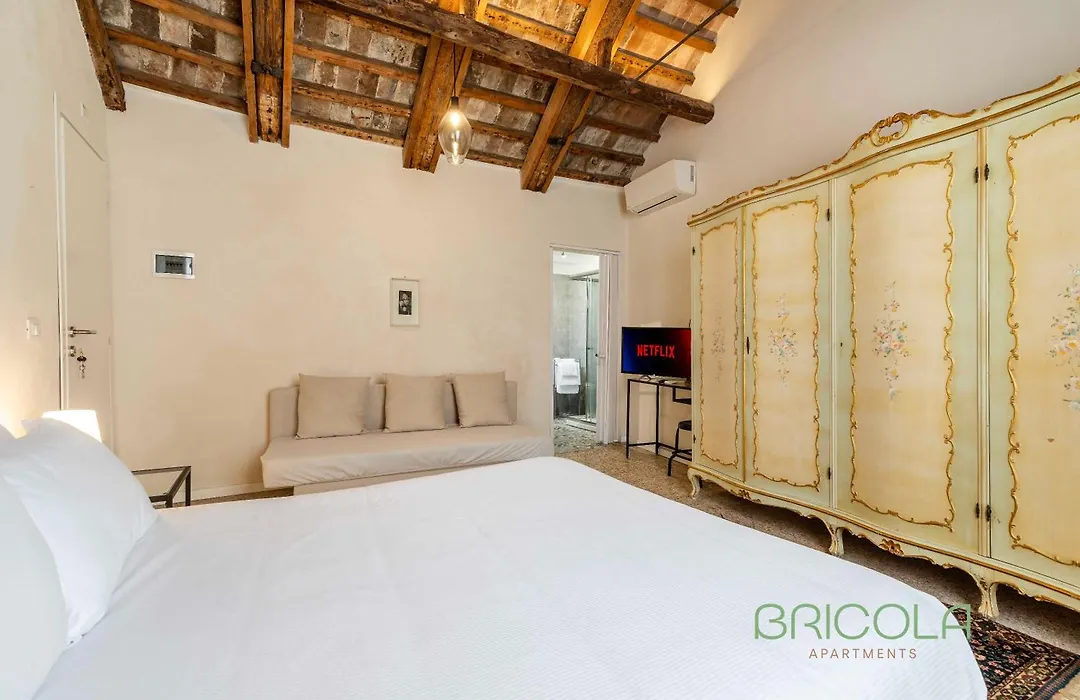 Biennale Ensuite Rooms By Bricola Apartments-1